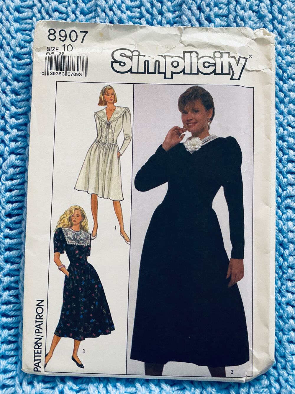 Simplicity sewing pattern  8907 dress puff sleeves